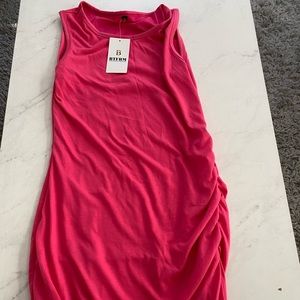 Pink dress perfect for summer!  Tight fitting 💃